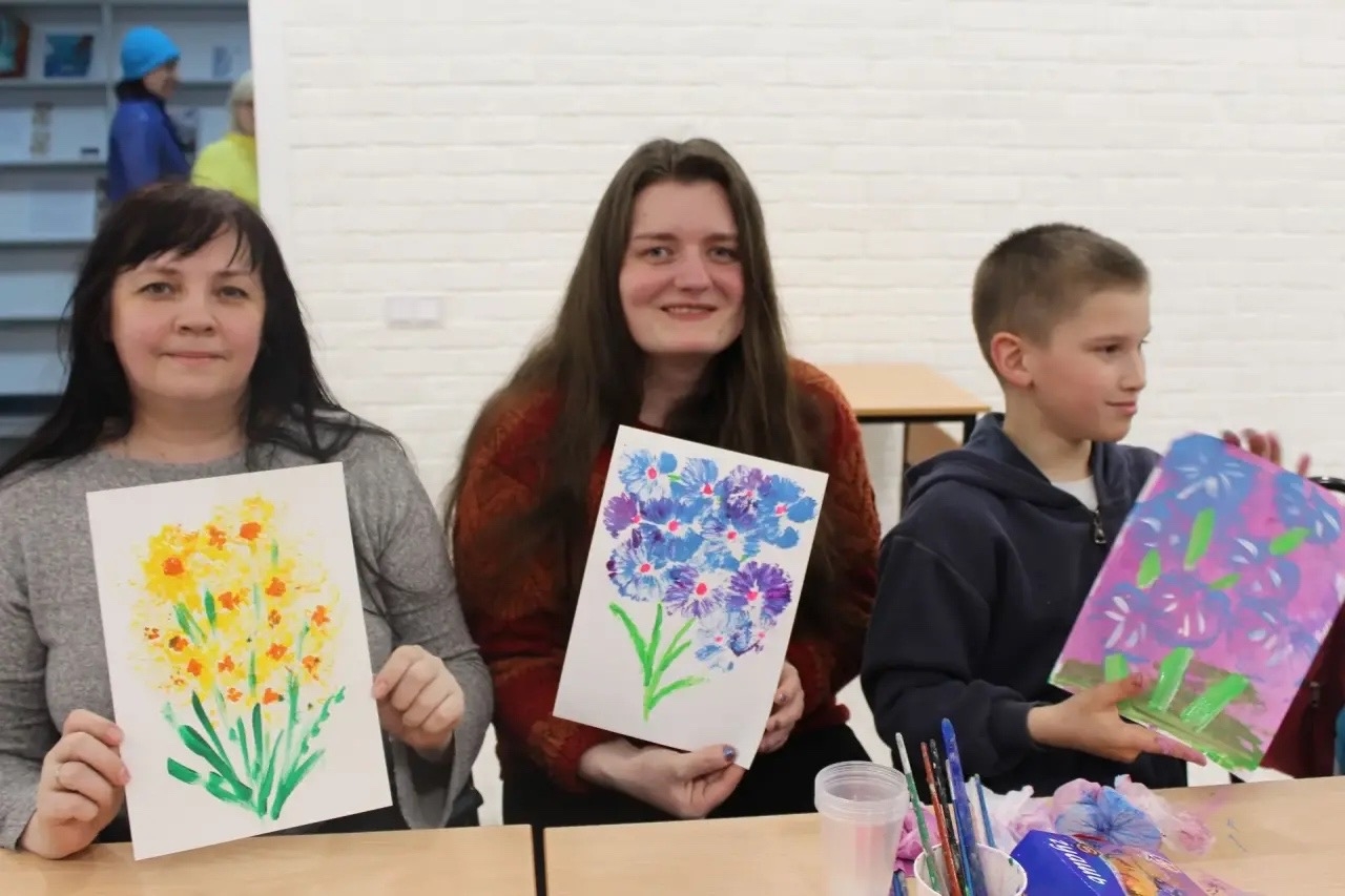 Нить дружбы сплетена!