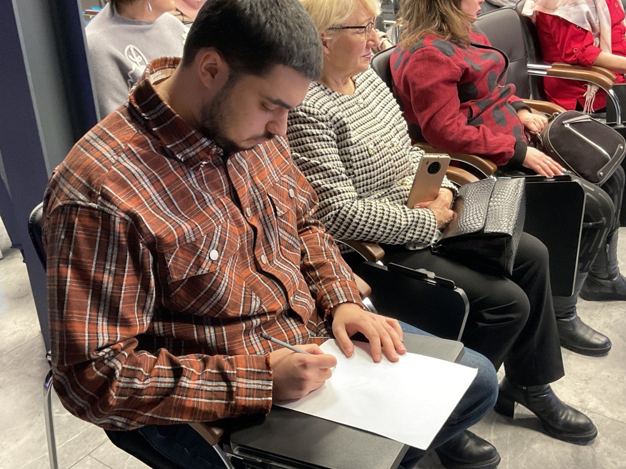 Слушаем кино